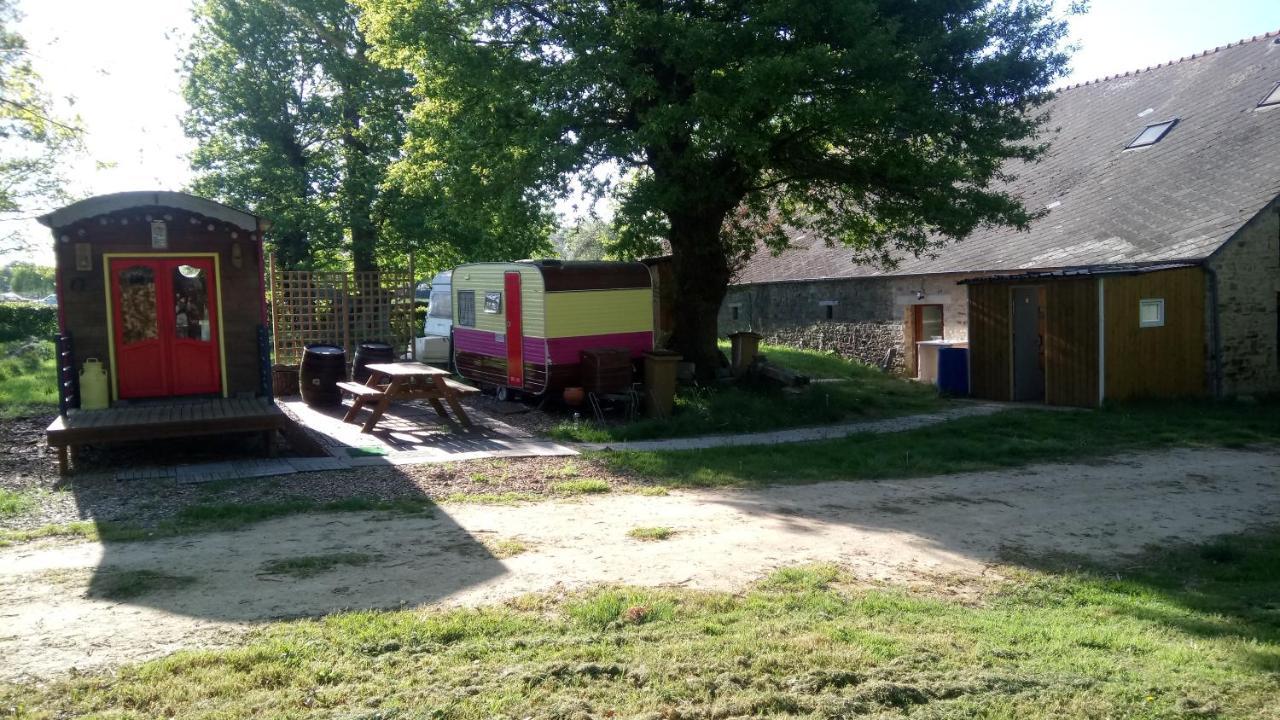 La Roulotte Chainoux Bains-sur-Oust Εξωτερικό φωτογραφία